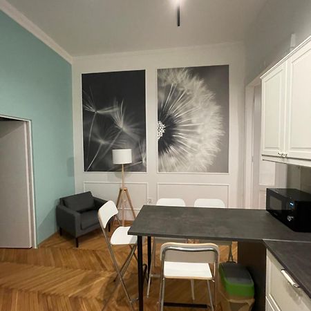 Flower Apartment بودابست المظهر الخارجي الصورة
